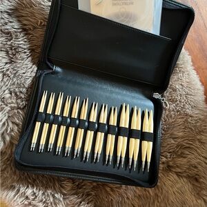 Clover Takumi Interchangeable Circular Knitting Needle Set